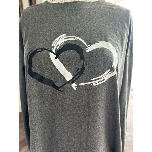 ☘️☘️☘️ Women’s XL Gray Long Sleeve Crew Neck T-Shirt Double Heart Print☘️☘️☘️ - Picture 2 of 8